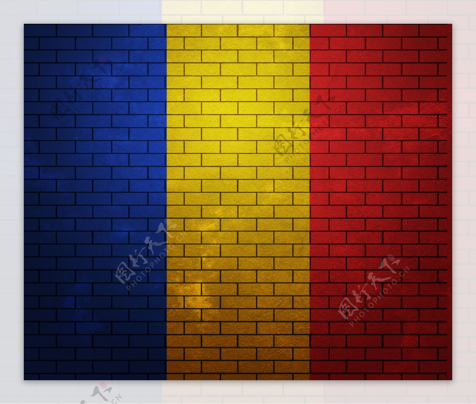 罗马尼亚在砖墙上的旗帜