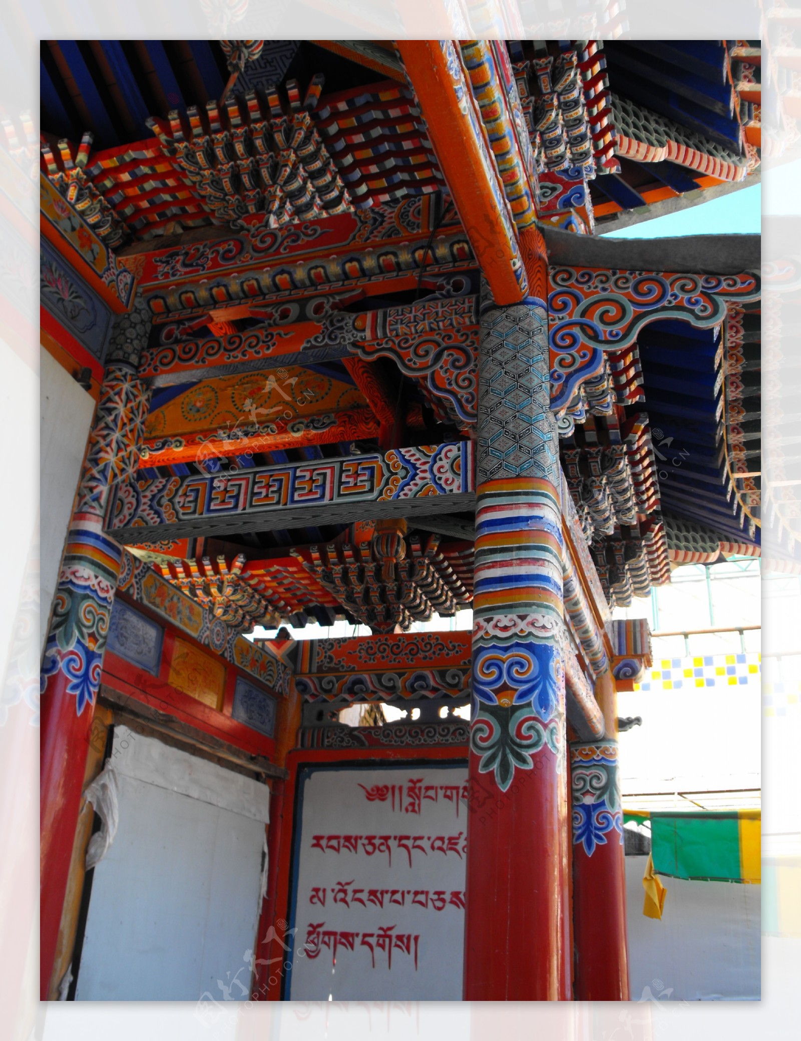 西藏佛教寺庙彩绘图片