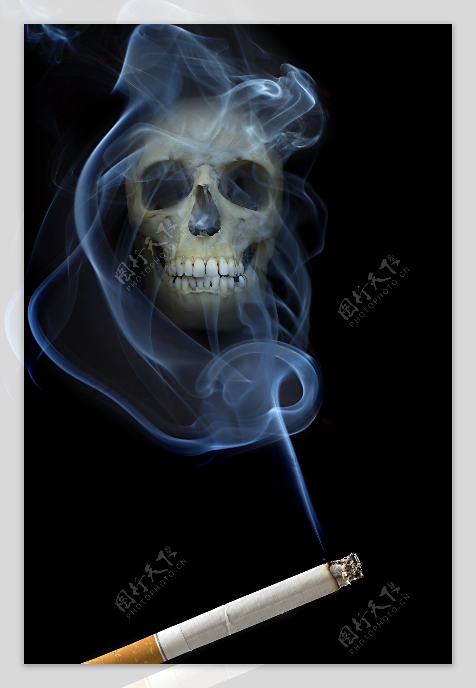 烟与骷髅头高清图片