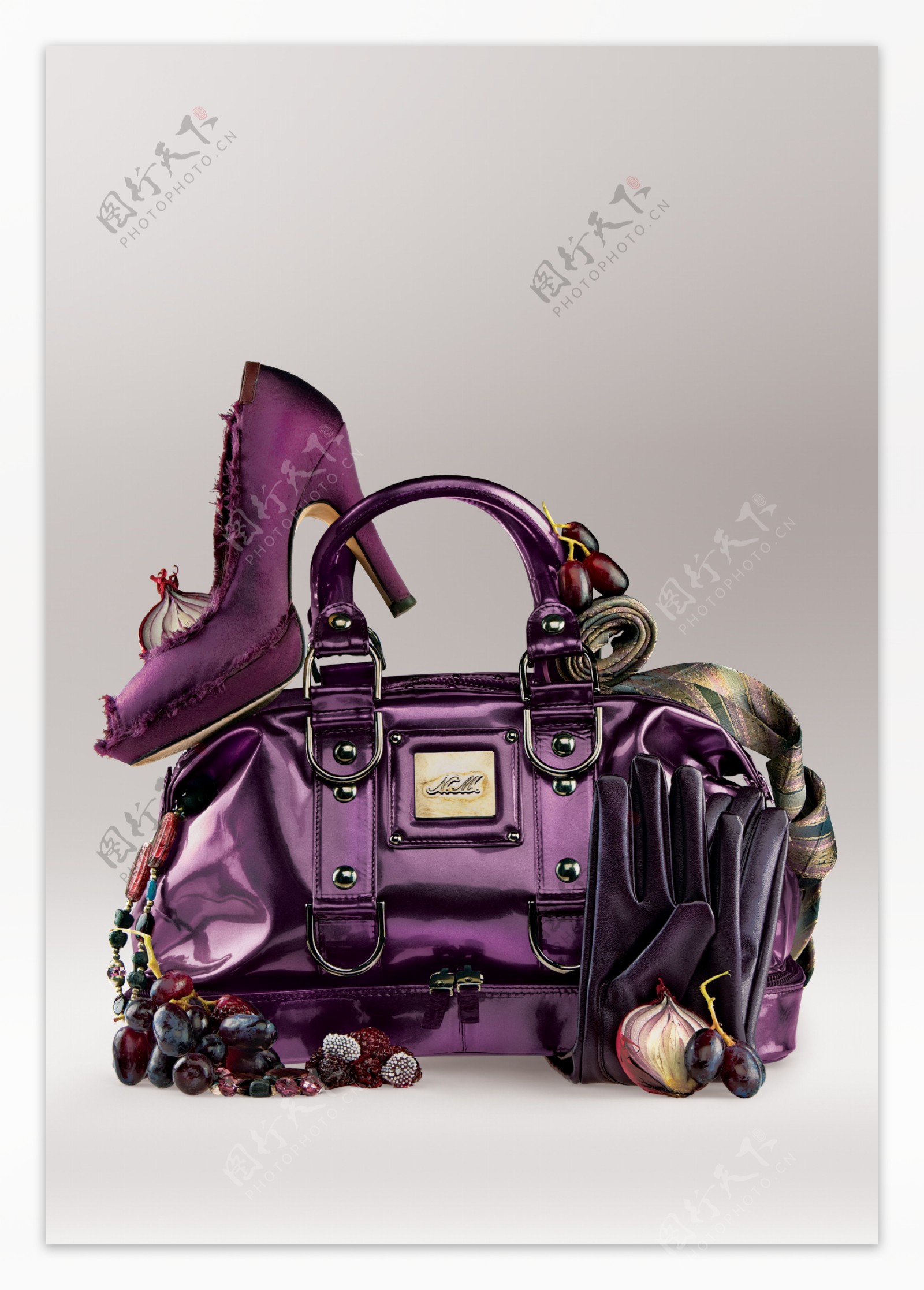 紫色高跟鞋包包图片下载