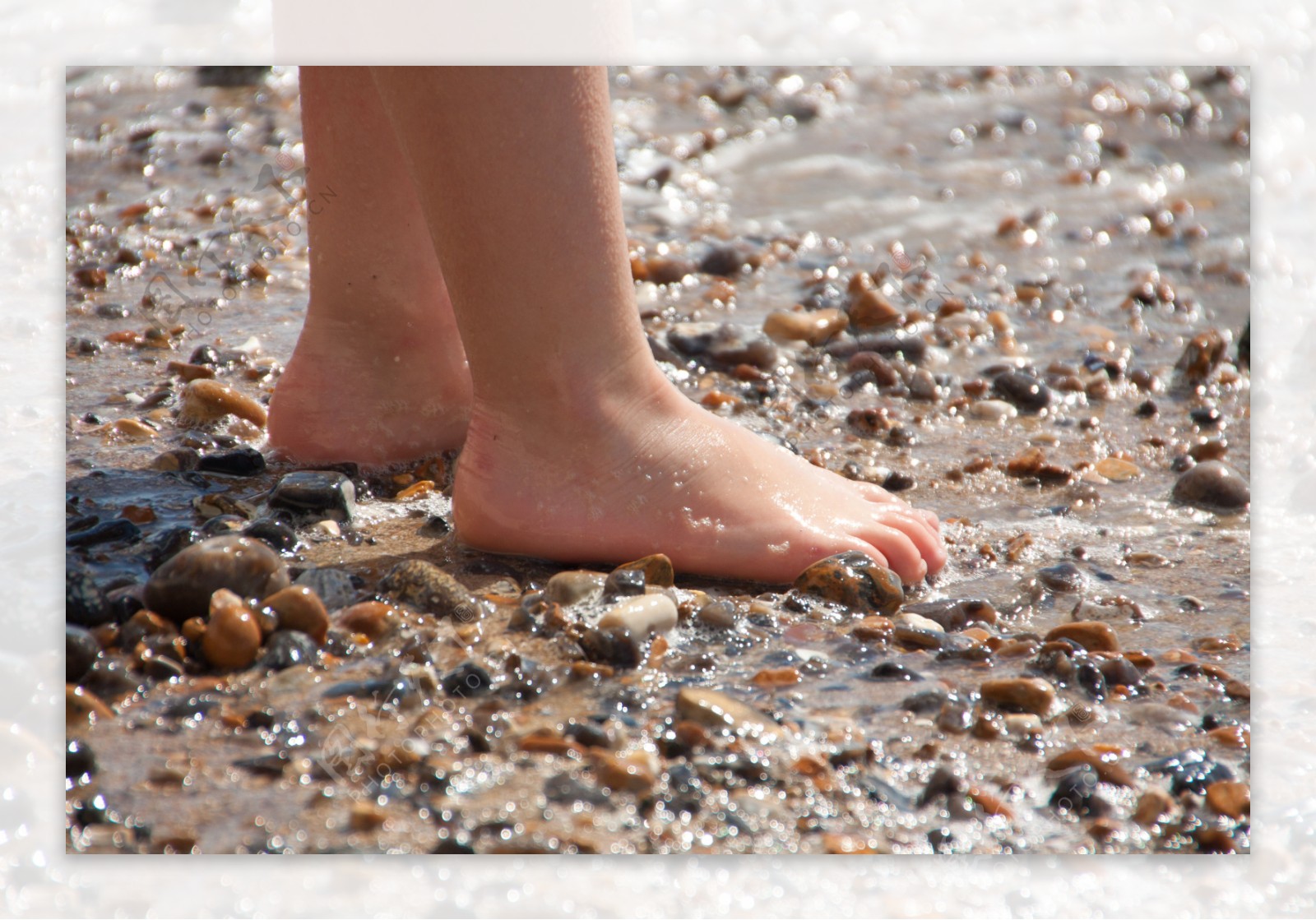 海滩上的小脚丫图片