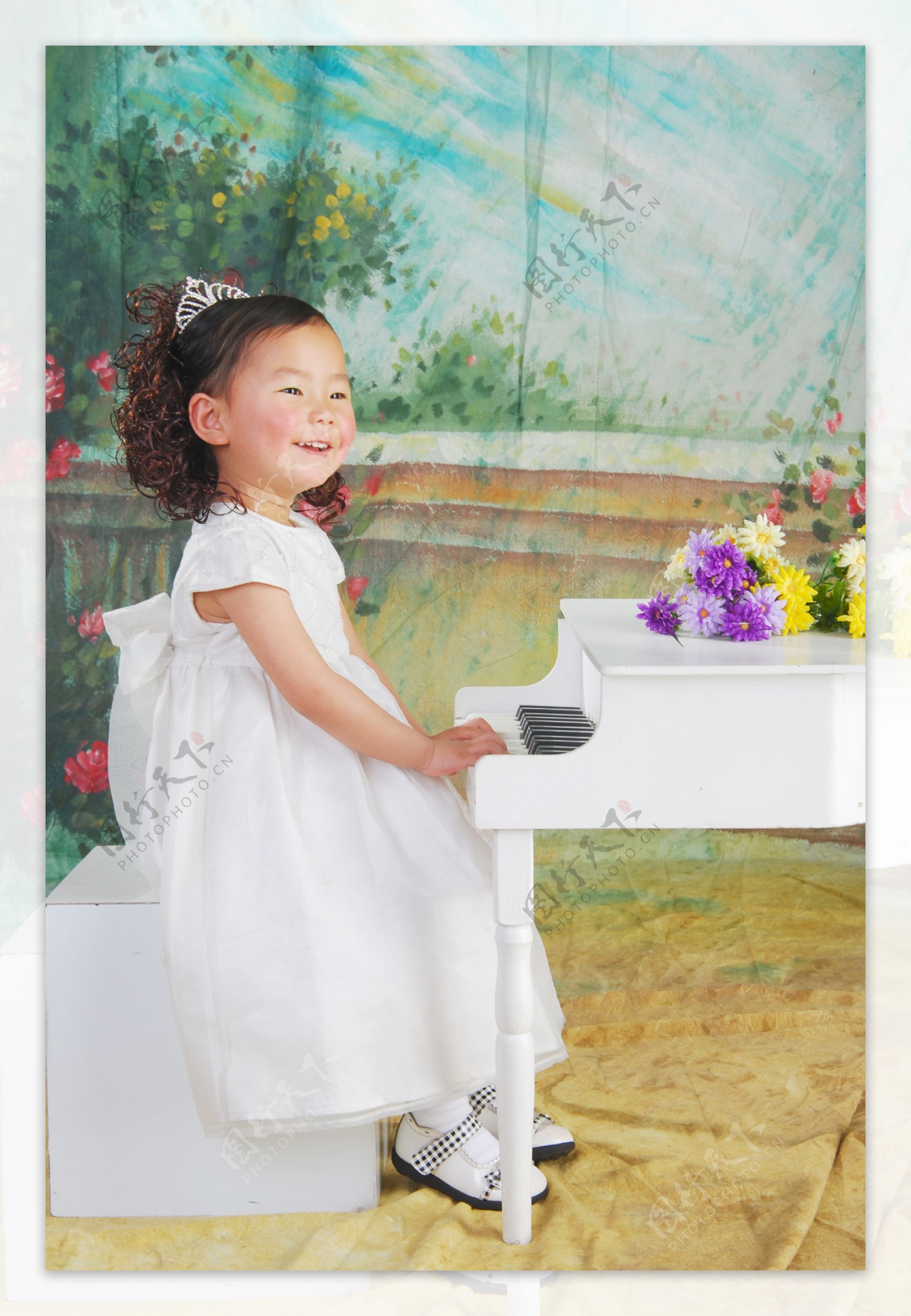 钢琴小公主图片