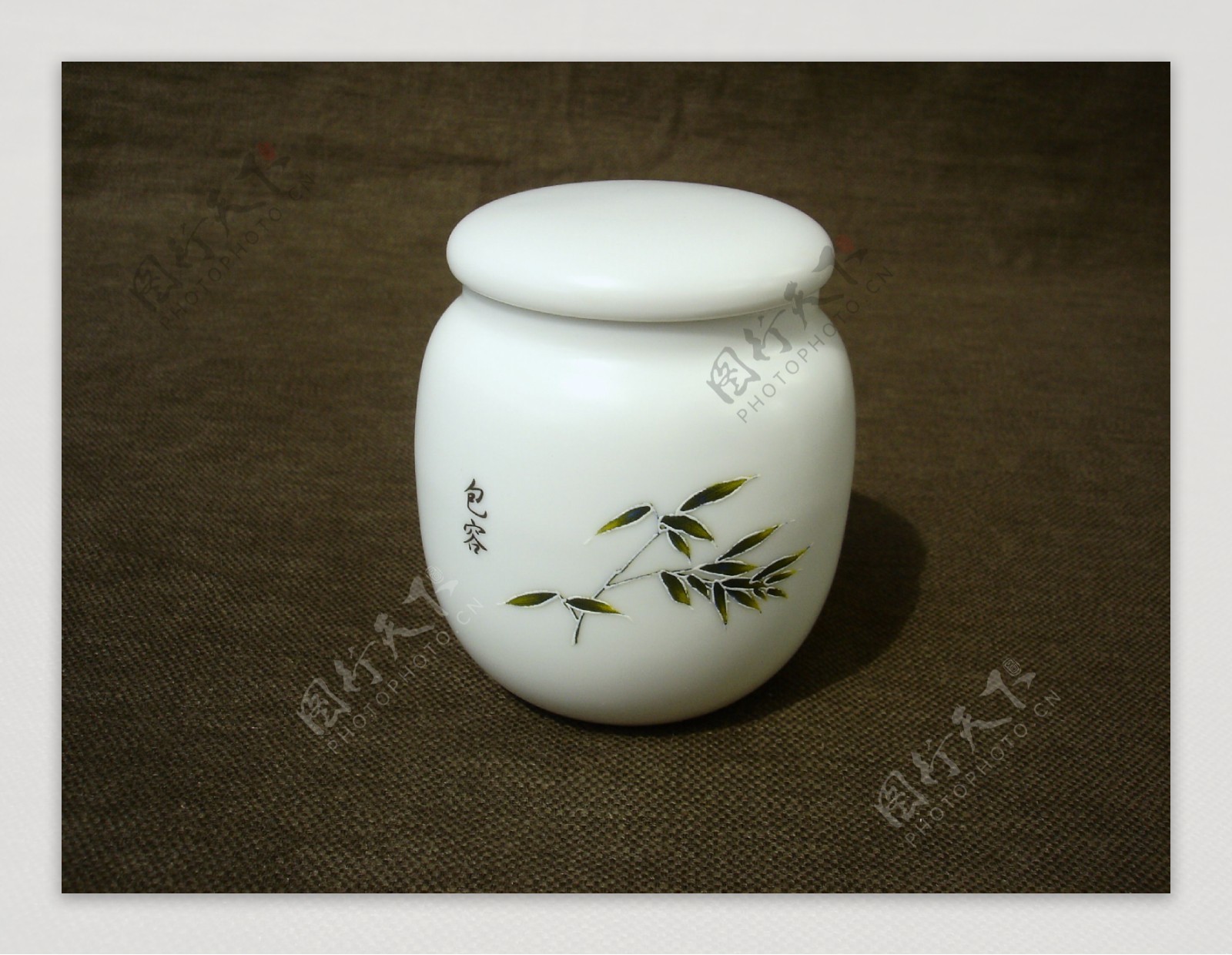 竹定窑白瓷茶叶罐图片