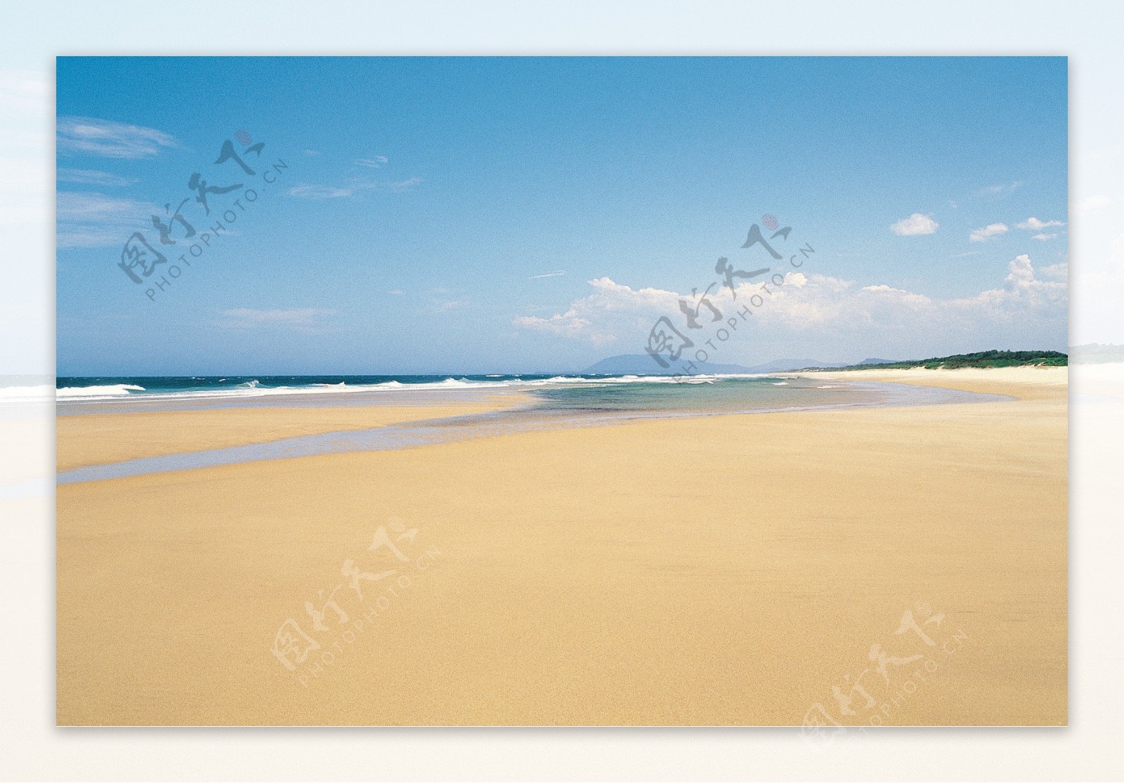 海滩蓝天图片