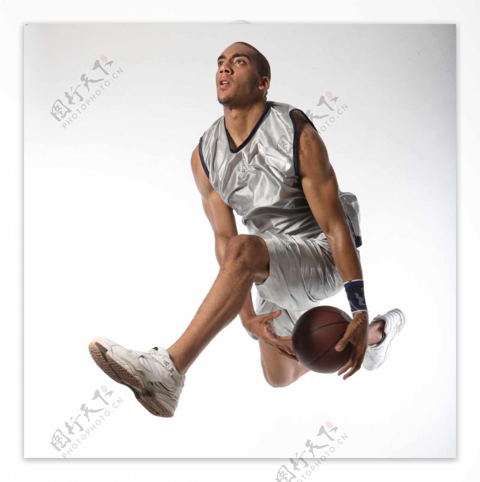 运动篮球健壮黑人图片