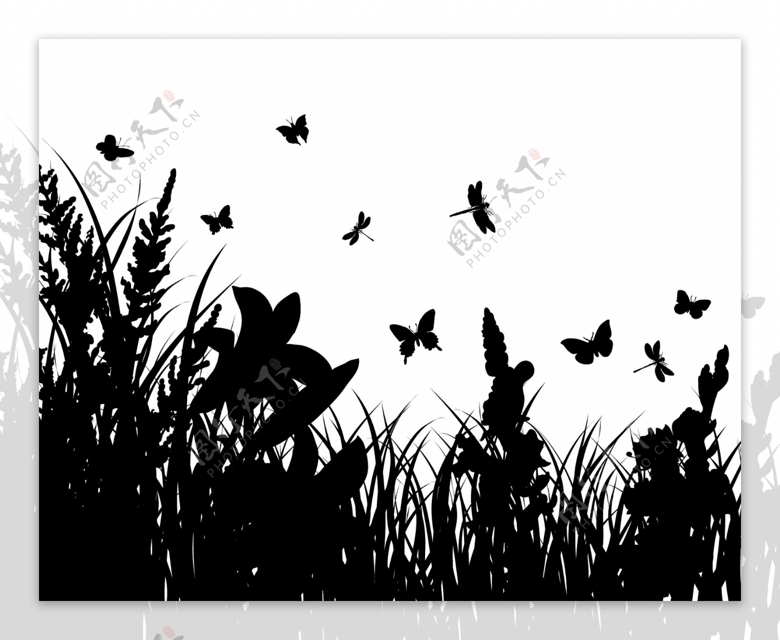 草丛剪影和蝴蝶