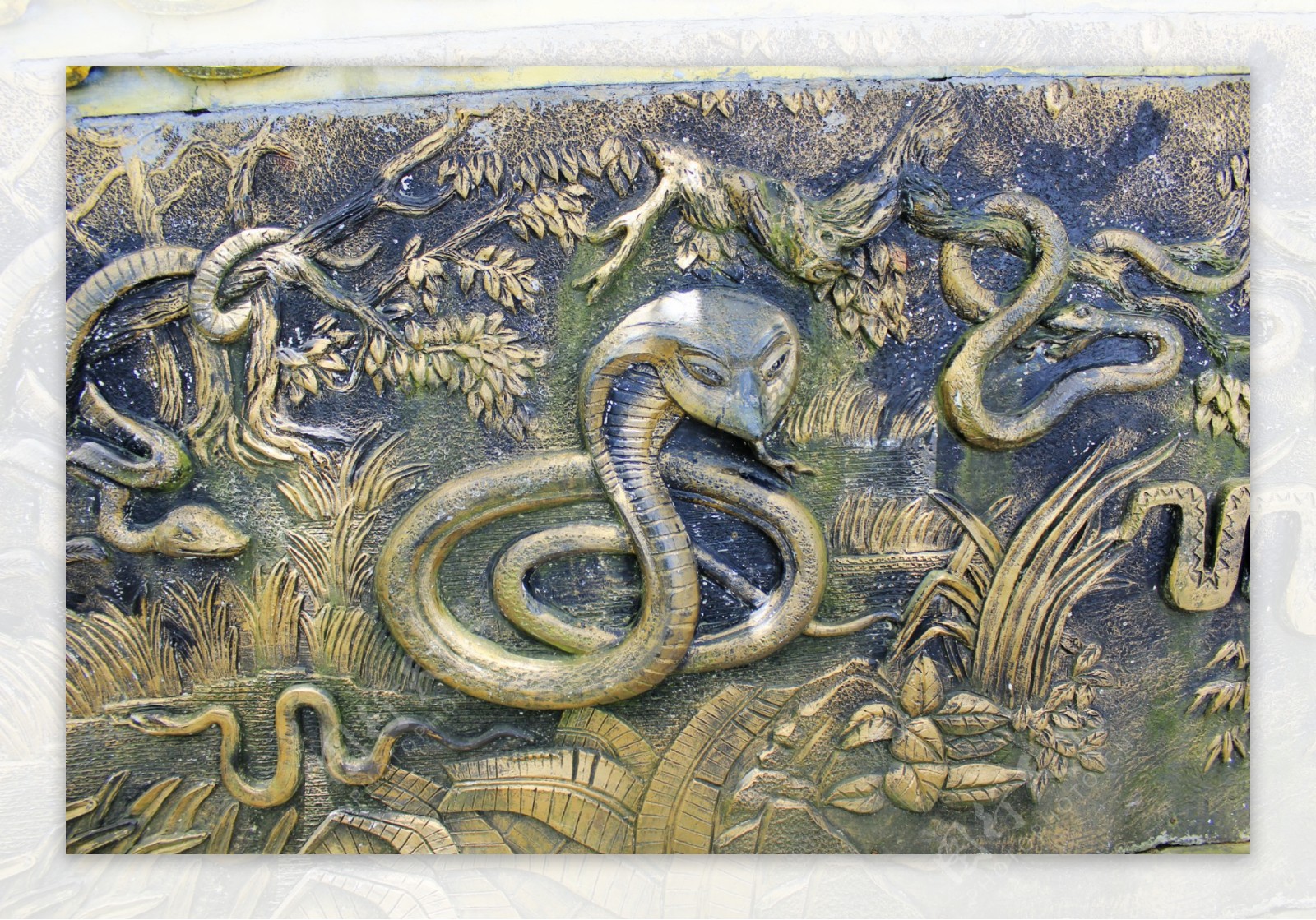 尧山蛇生肖石刻图片