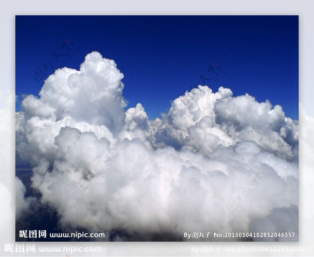 空中俯视地面云朵天空视频素材