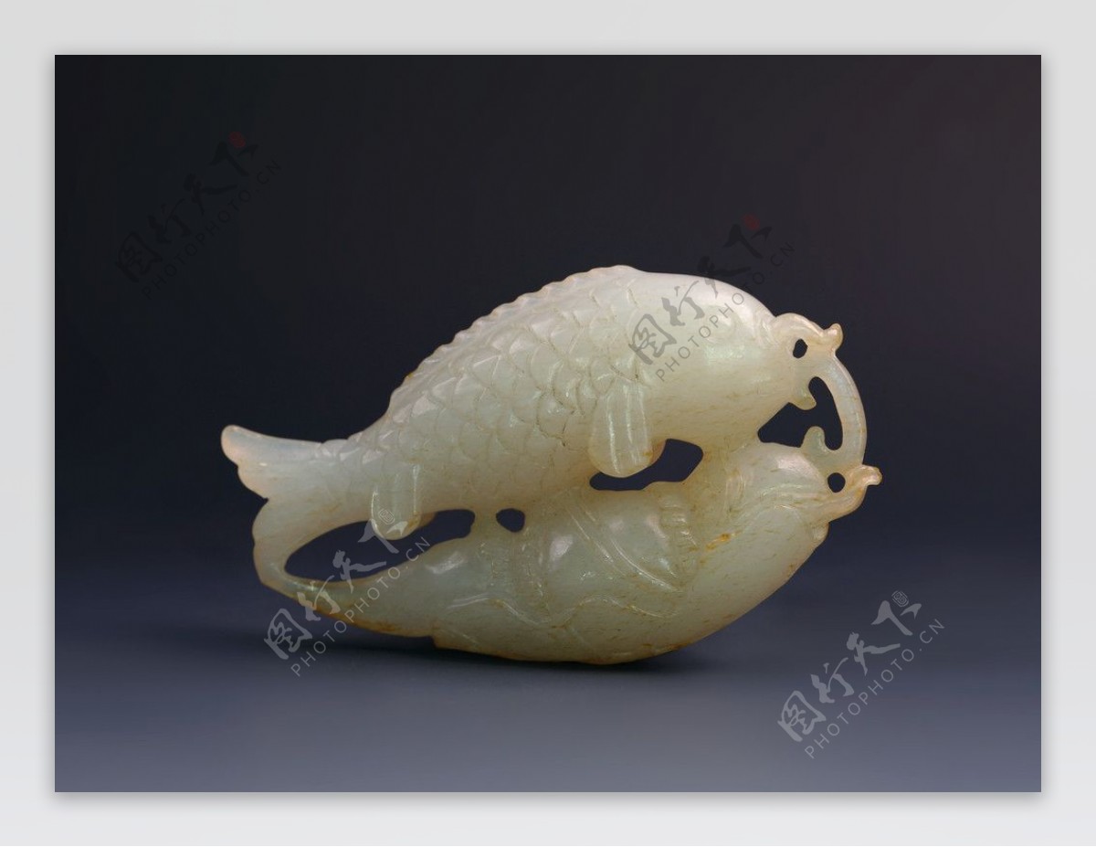 玉器鱼虫形白玉挂件图片