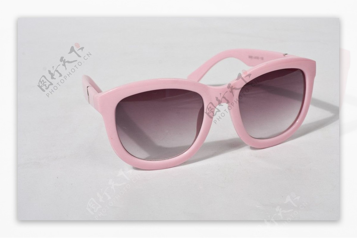 粉红眼镜图片