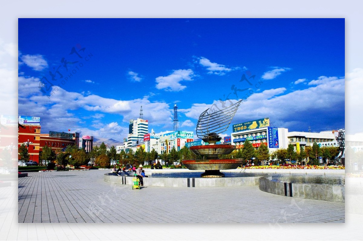 新疆阿勒泰市城市景观图片