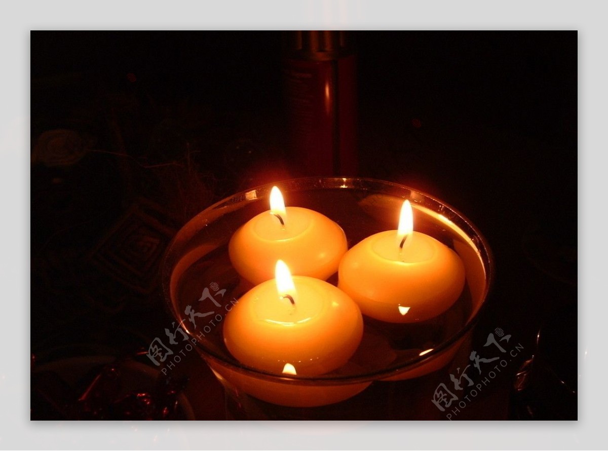 温暖蜡烛烛台图片