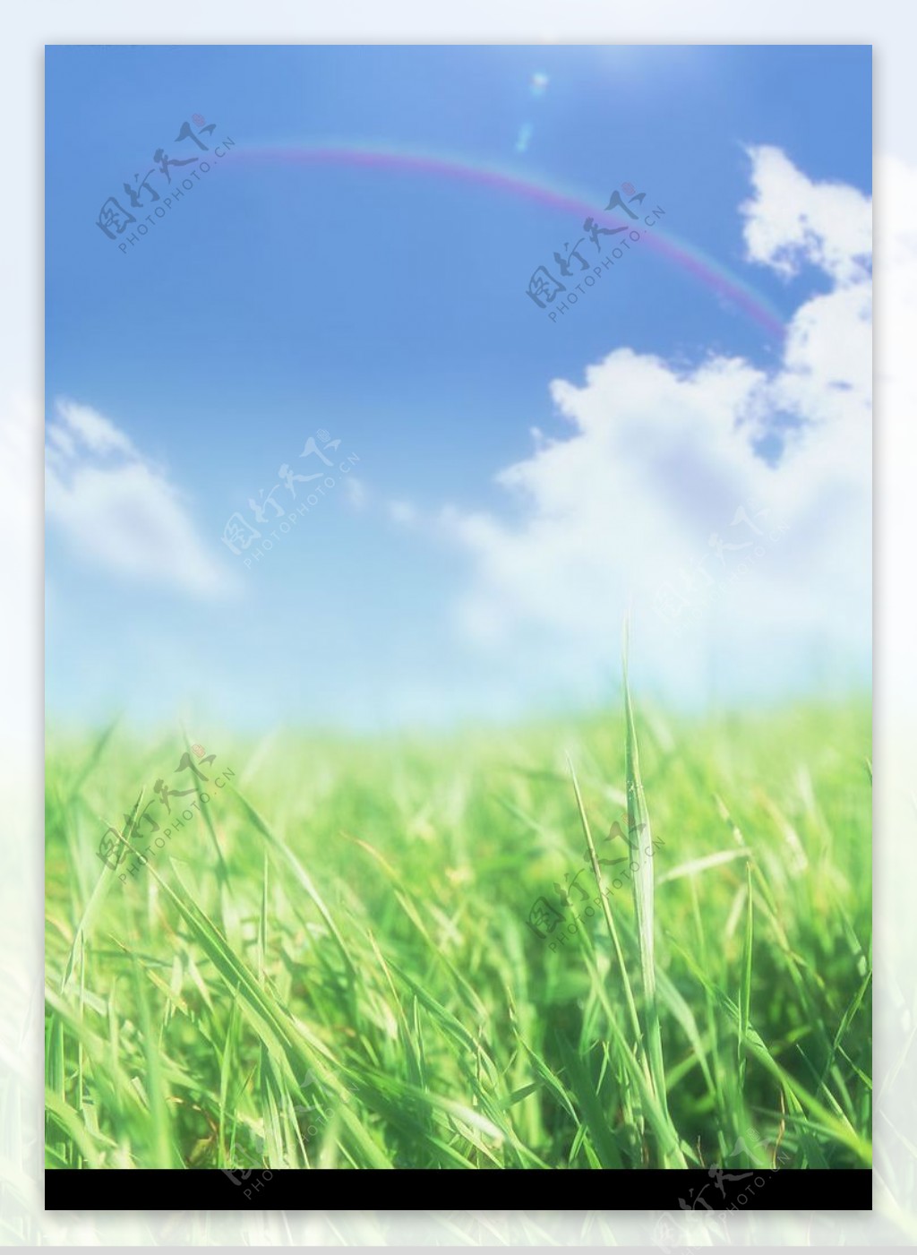 草地蓝天白云彩虹图片