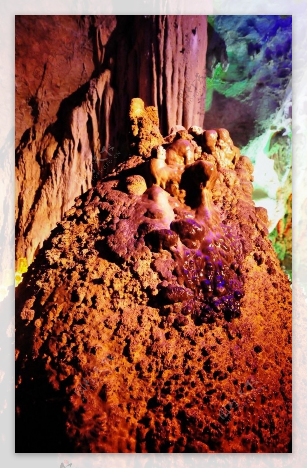 钟乳石岩洞图片