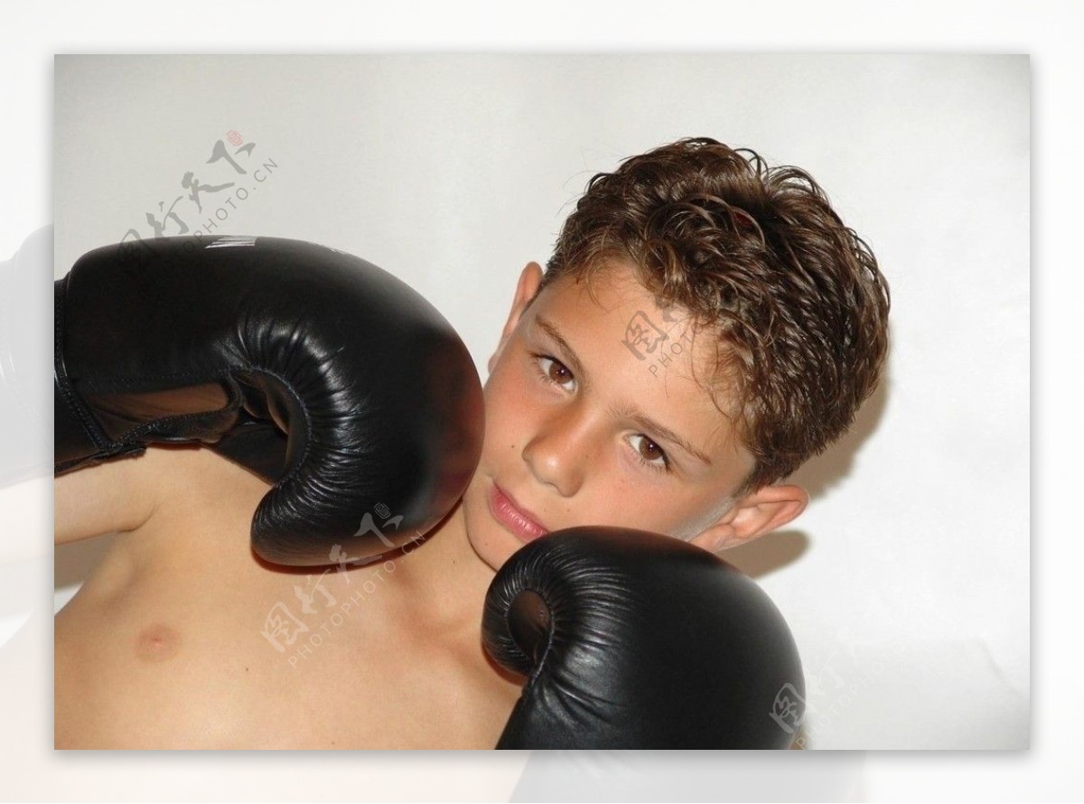 拳击男孩图片