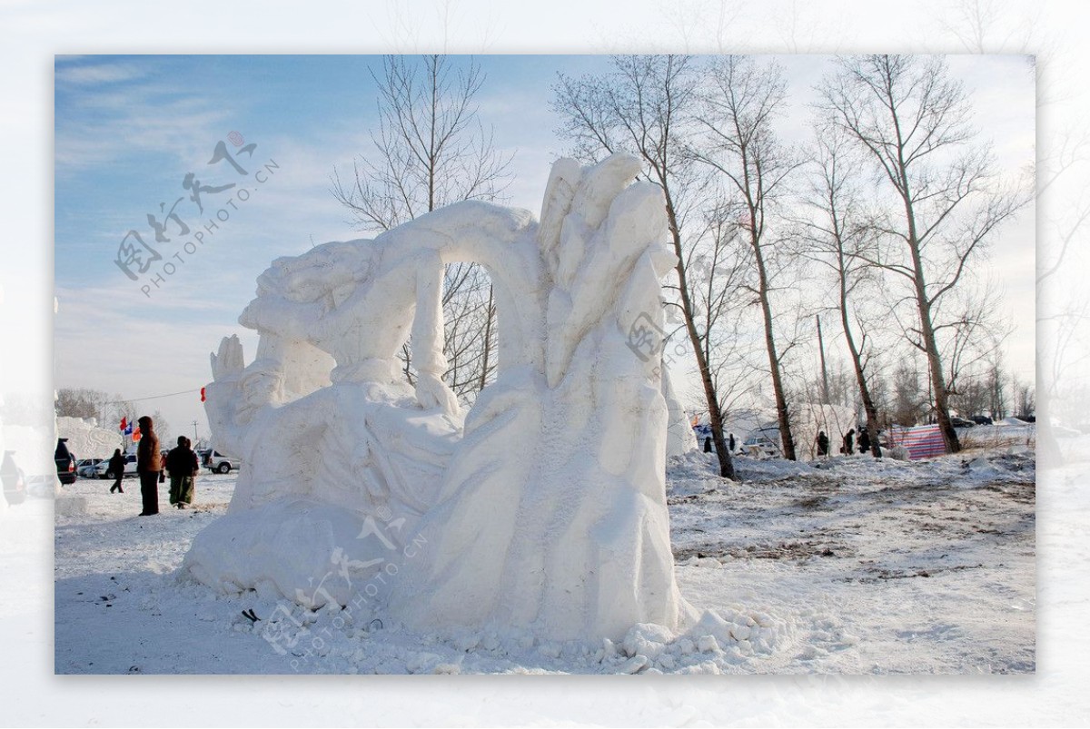 那达慕大会上的雪雕图片