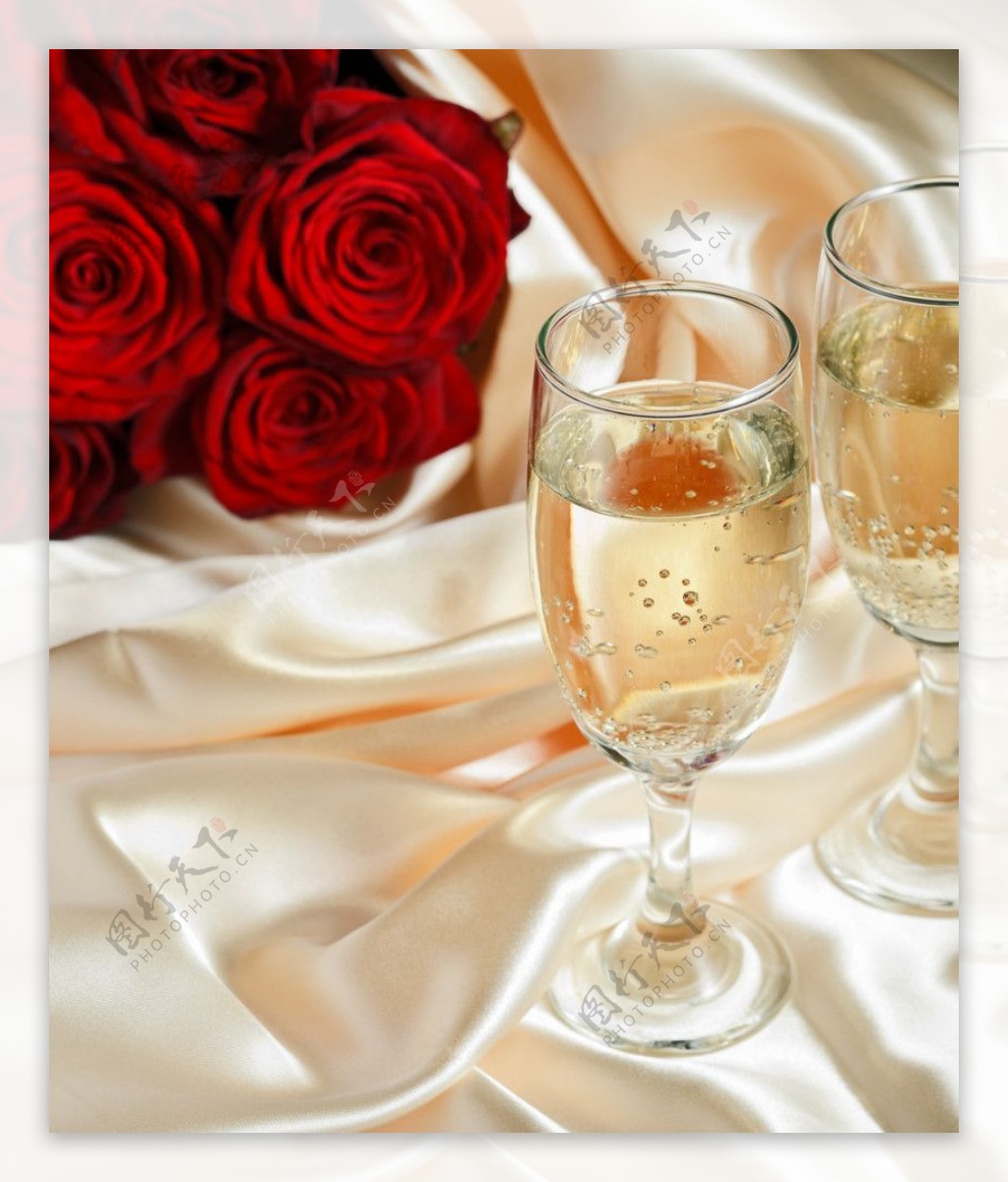 香槟与玫瑰图片