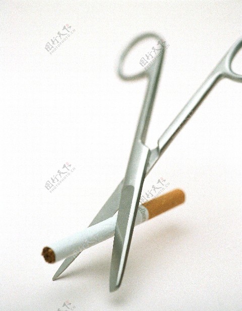 剪刀烟卷香烟图片