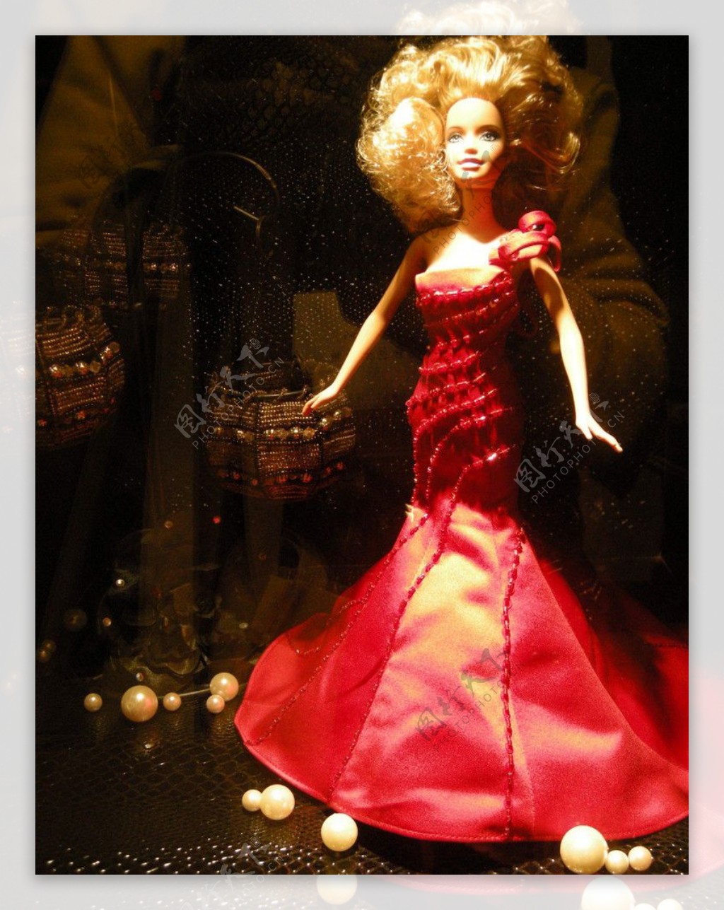 美貌终有保质期，风靡大半个世纪的芭比娃娃制造者美泰：趁着最后一个回光返照期，插标卖首_玩具_风云_公司