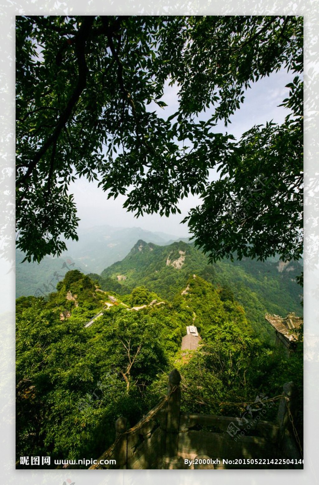 Wudang Qi Gong - Tian He Yuan, la montagne au delà des nuagesTian He ...