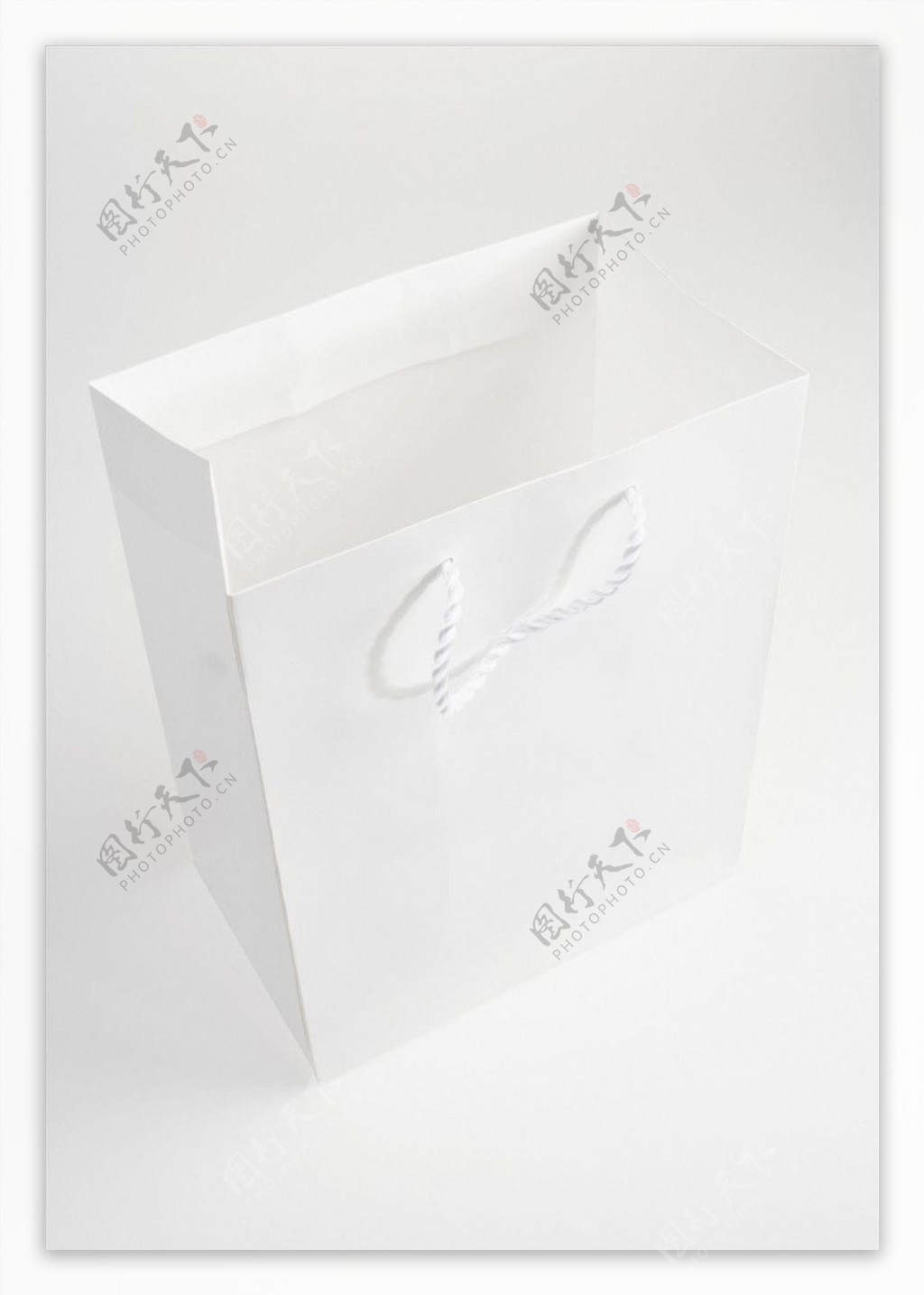 白色购物袋图片