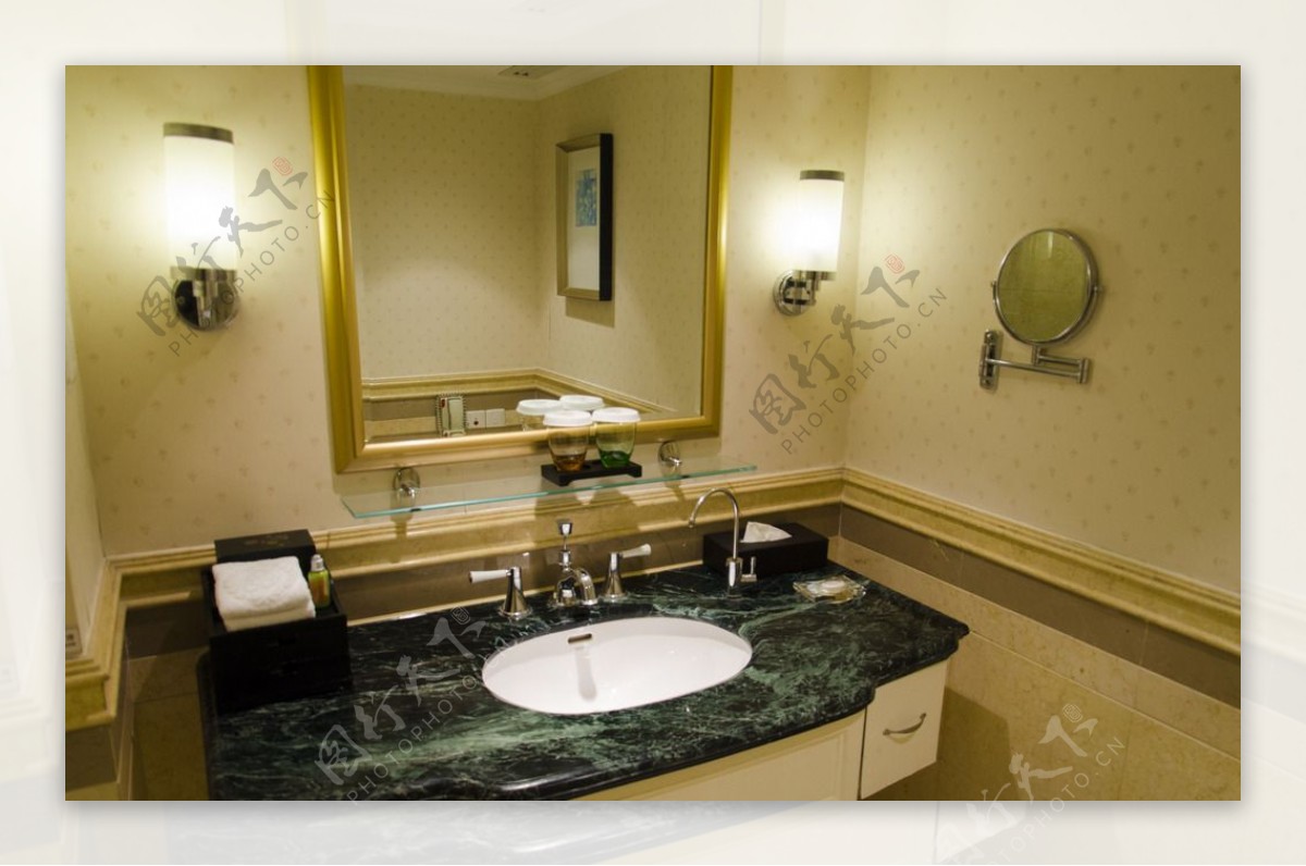 酒店卫生间洗手台图片