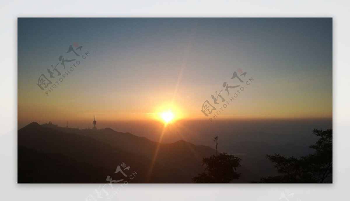 梧桐山上拍的日落图片