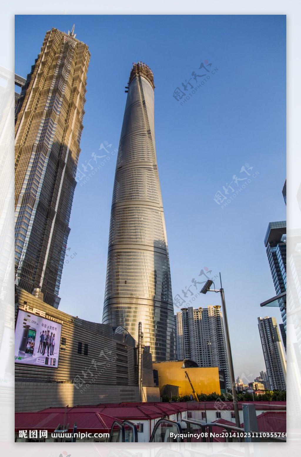 上海中心大厦上图片
