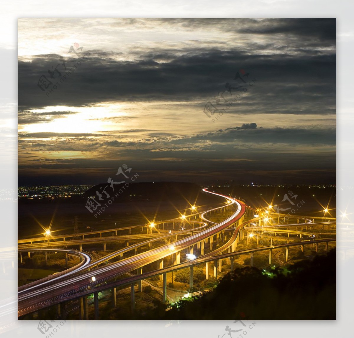 高架桥夜景图片