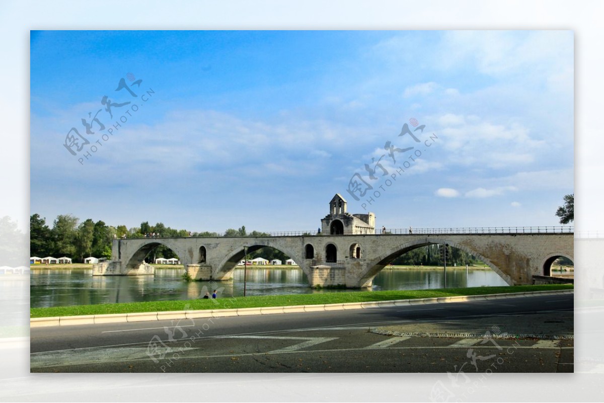 法国风景春天的石桥图片