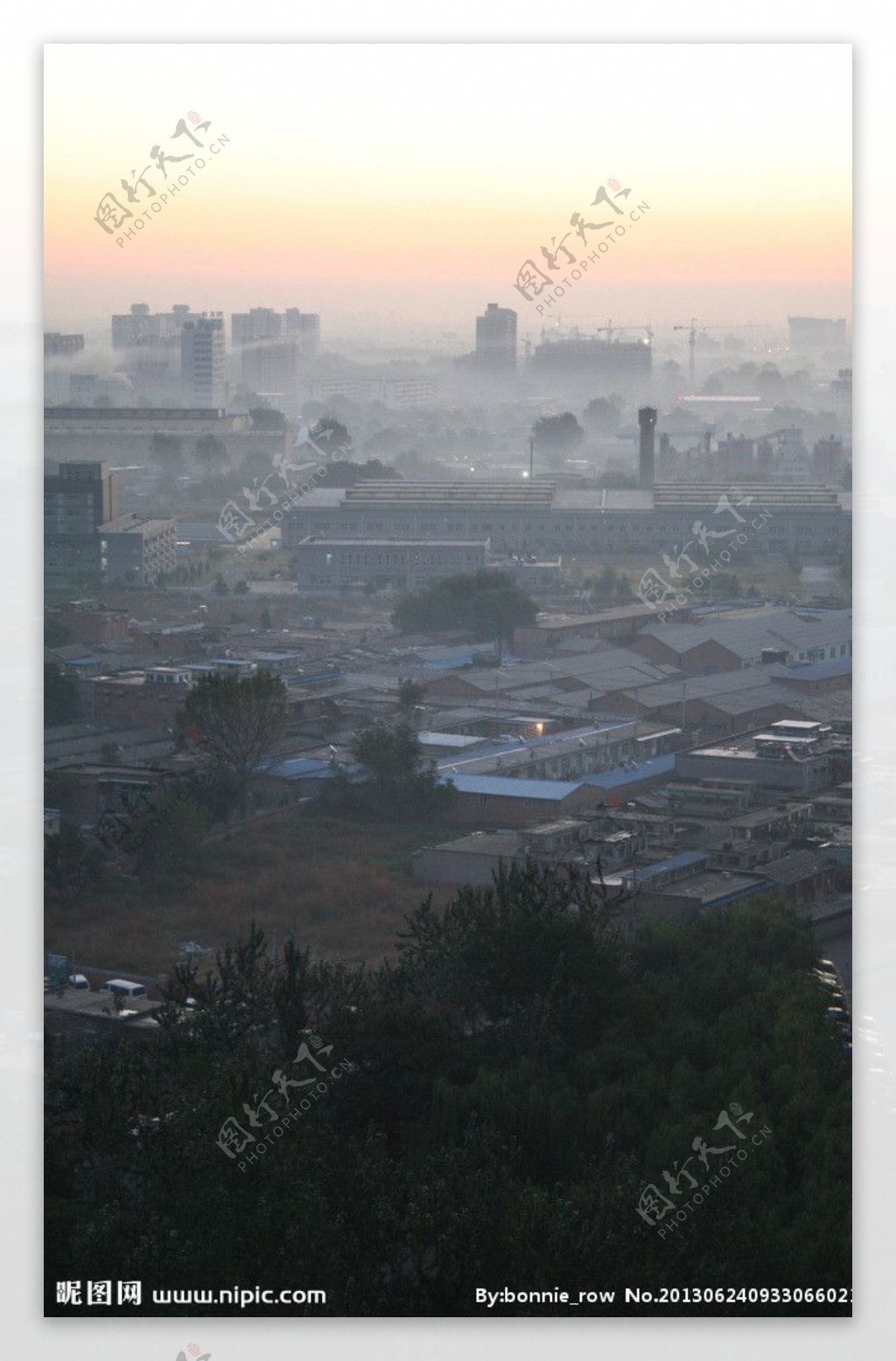 北京城南的雾图片