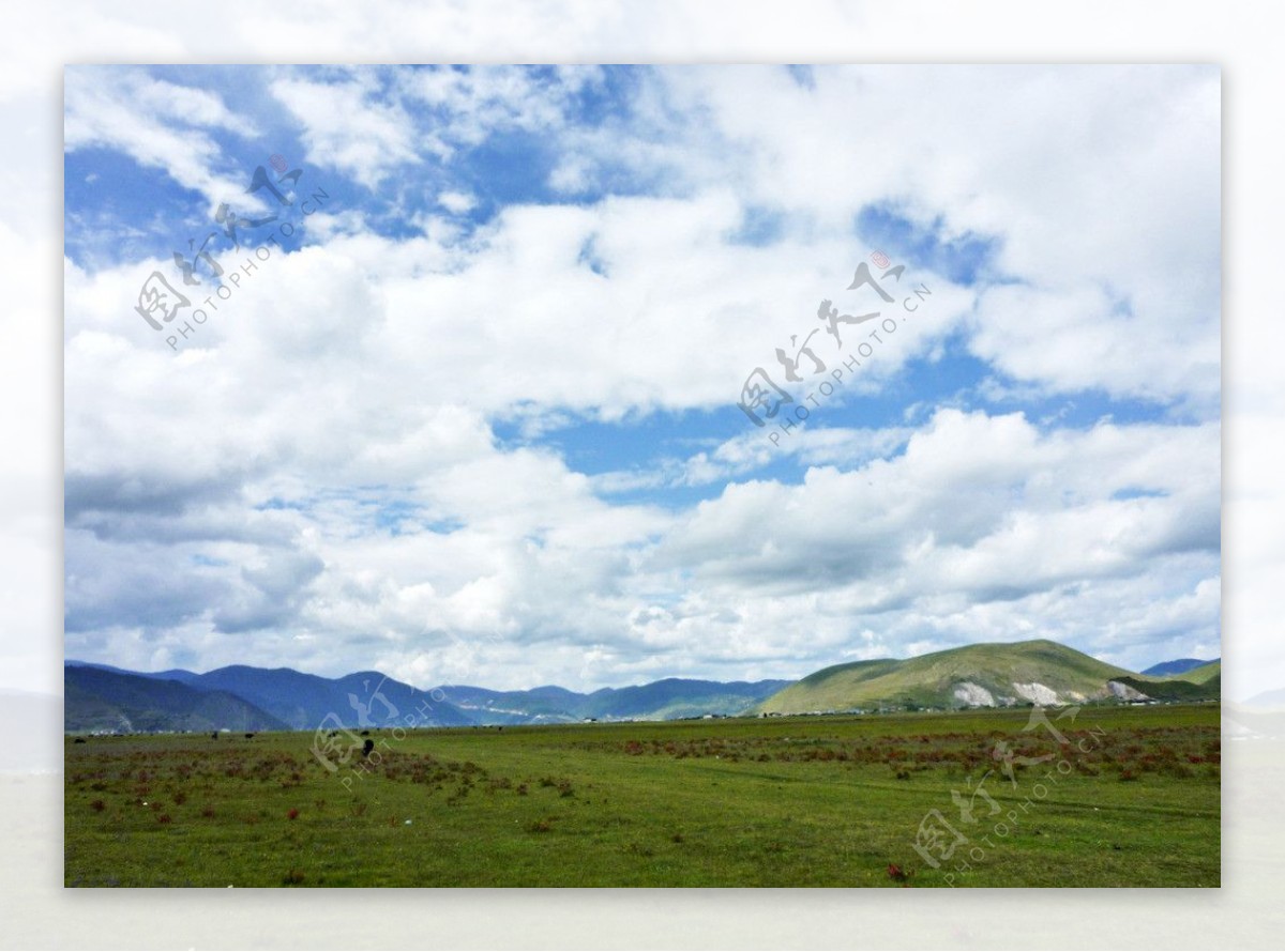 西藏香格里拉山图片