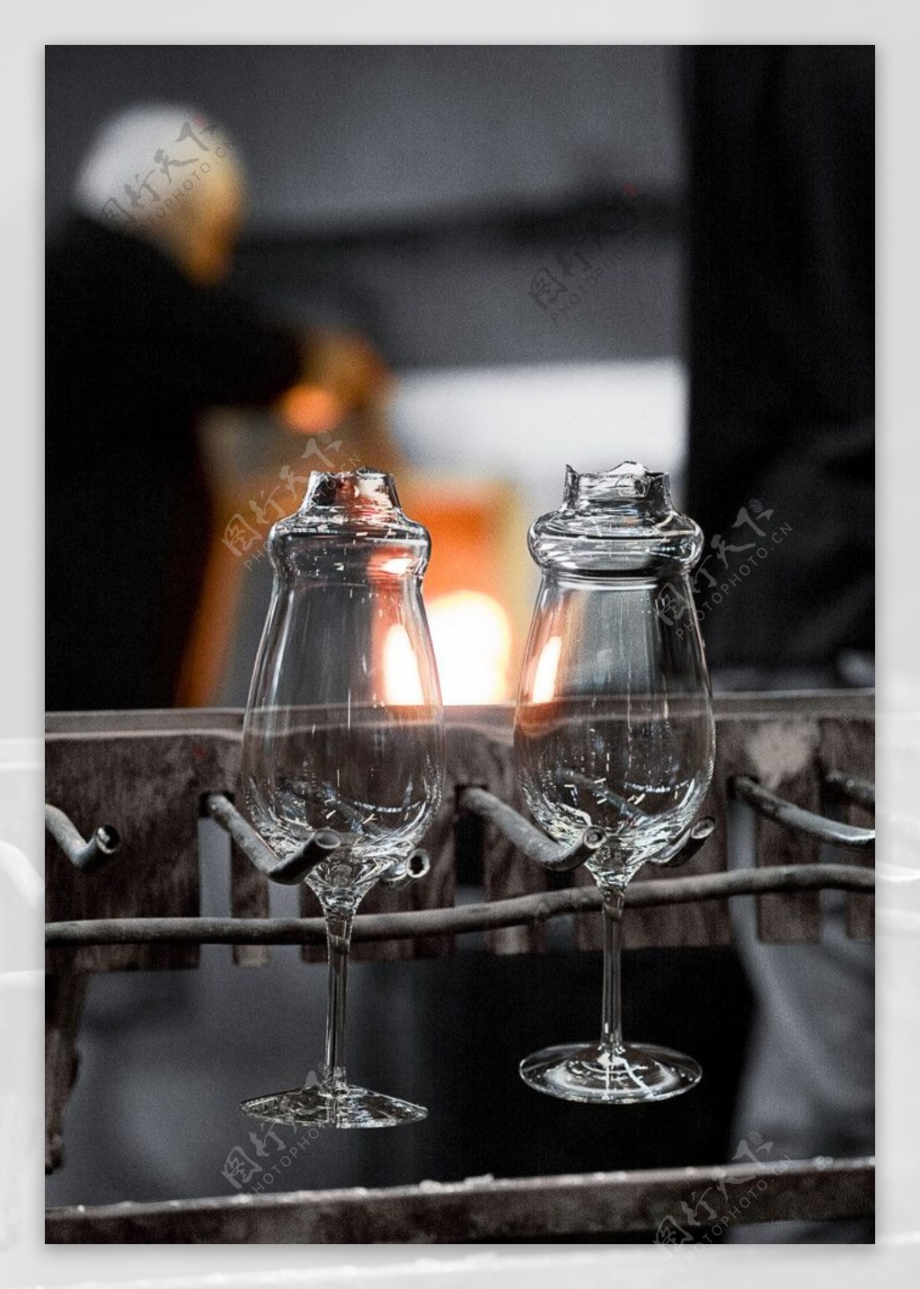 玻璃酒杯烧制工艺图片