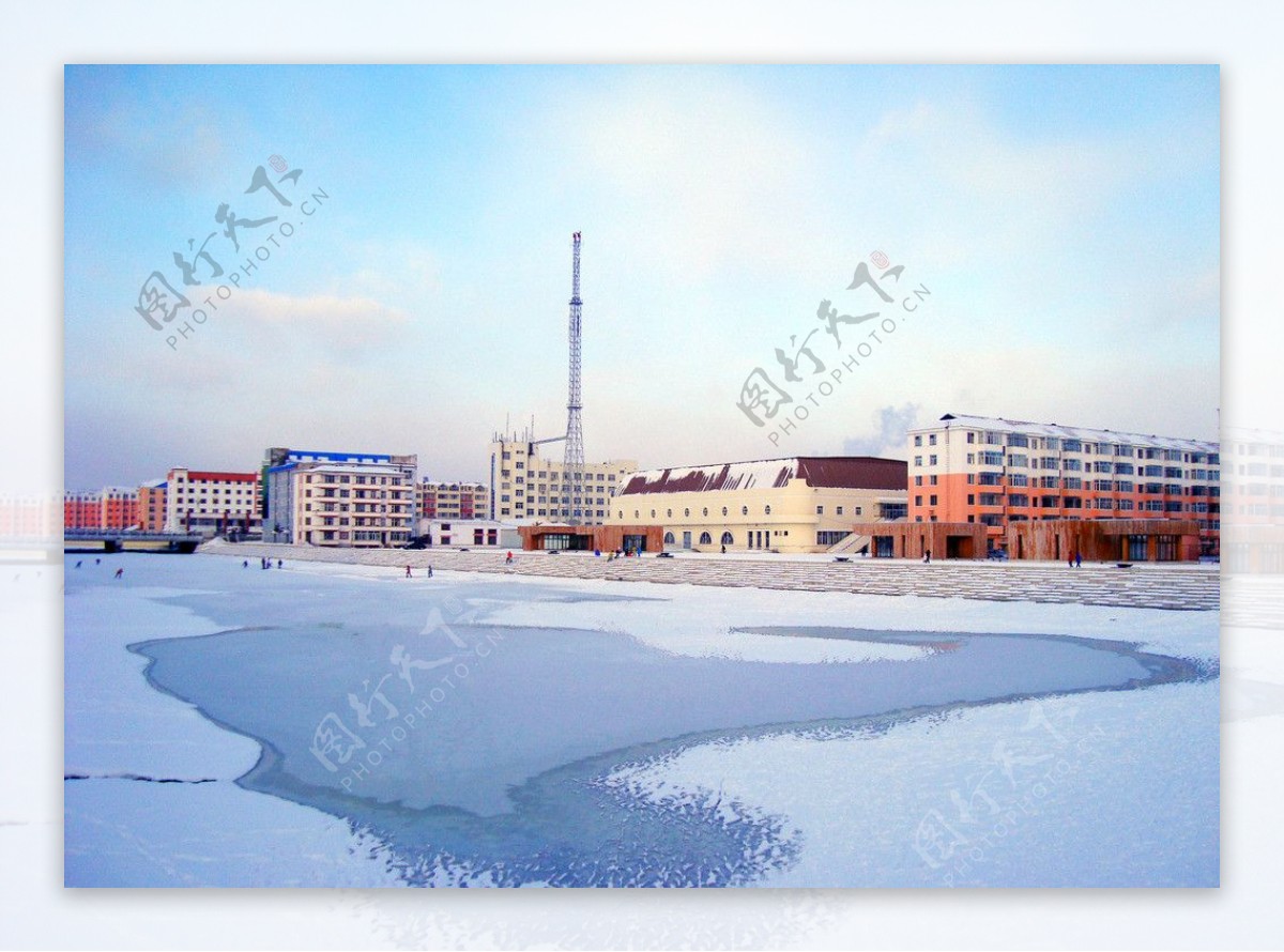 世纪广场建筑冬景图片