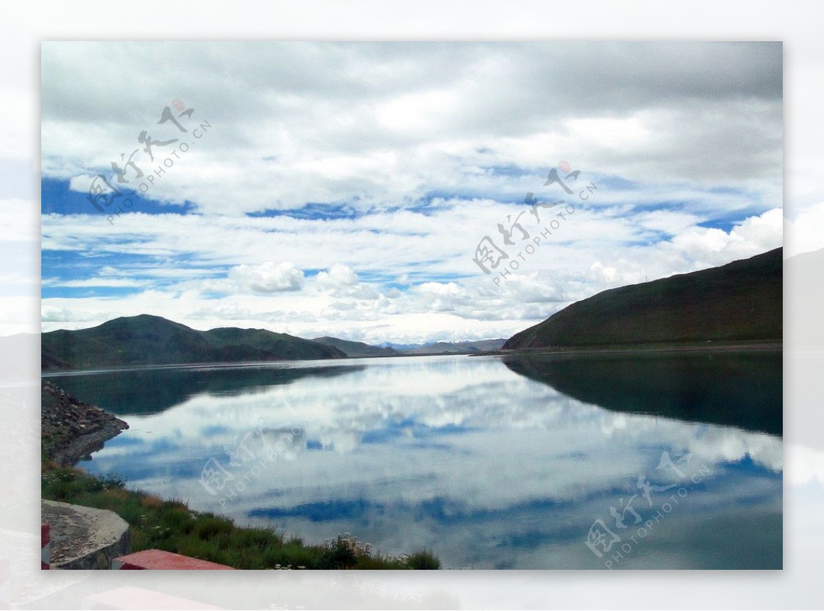 羊湖风景图片
