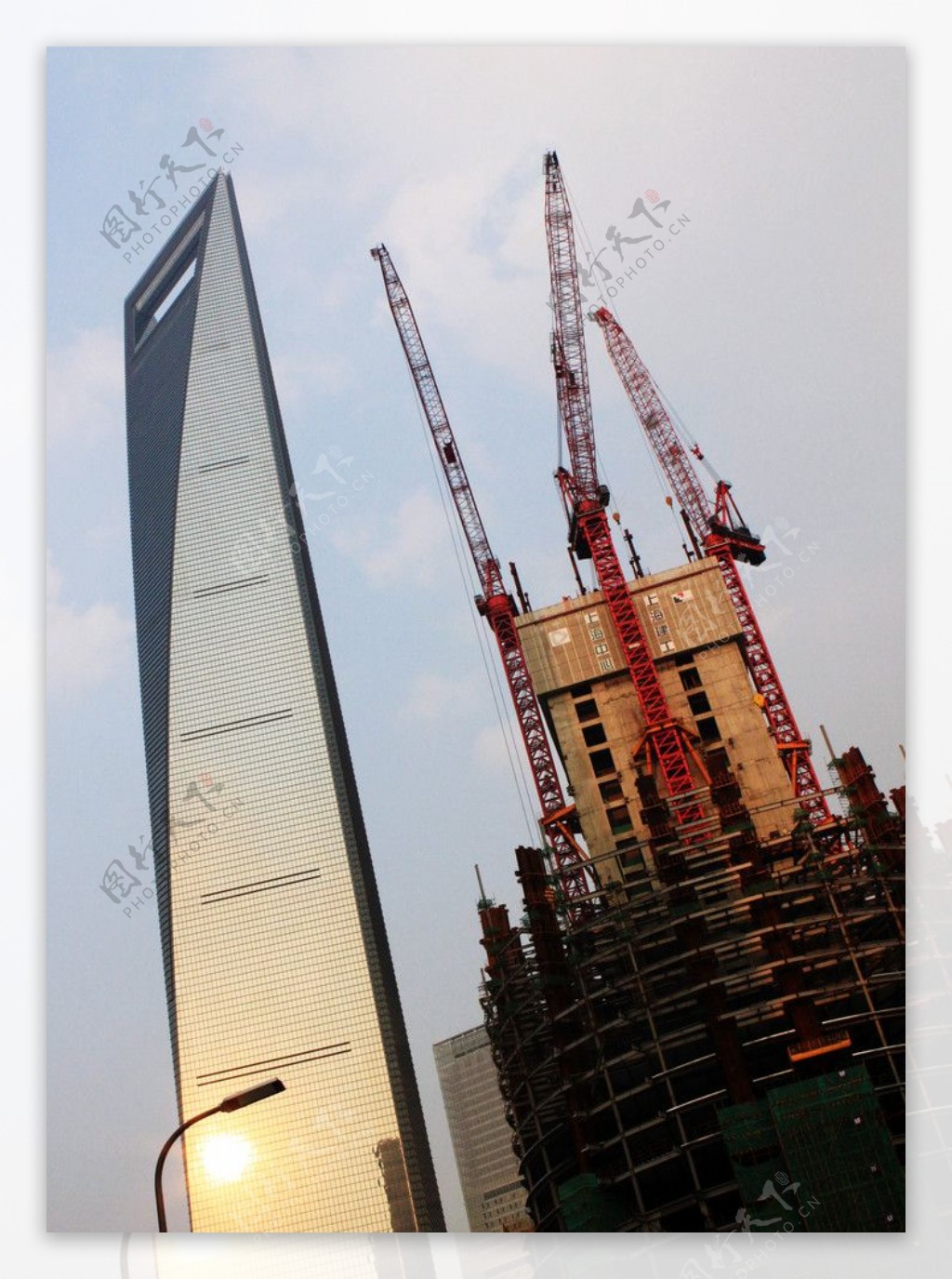 上海中心和环球世贸中心图片