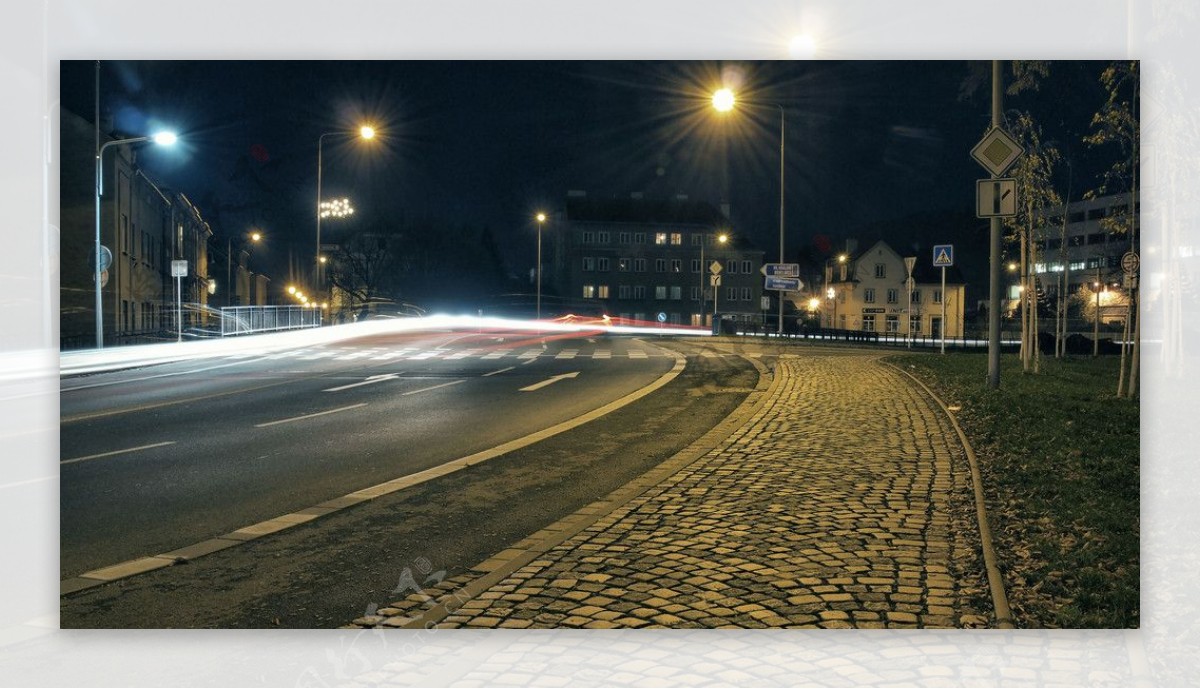 夜间道路图片