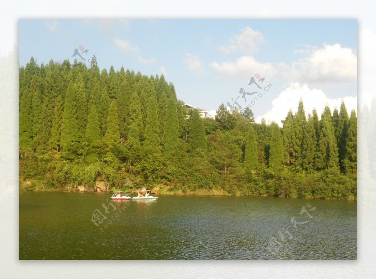 黄水湖光山色图片