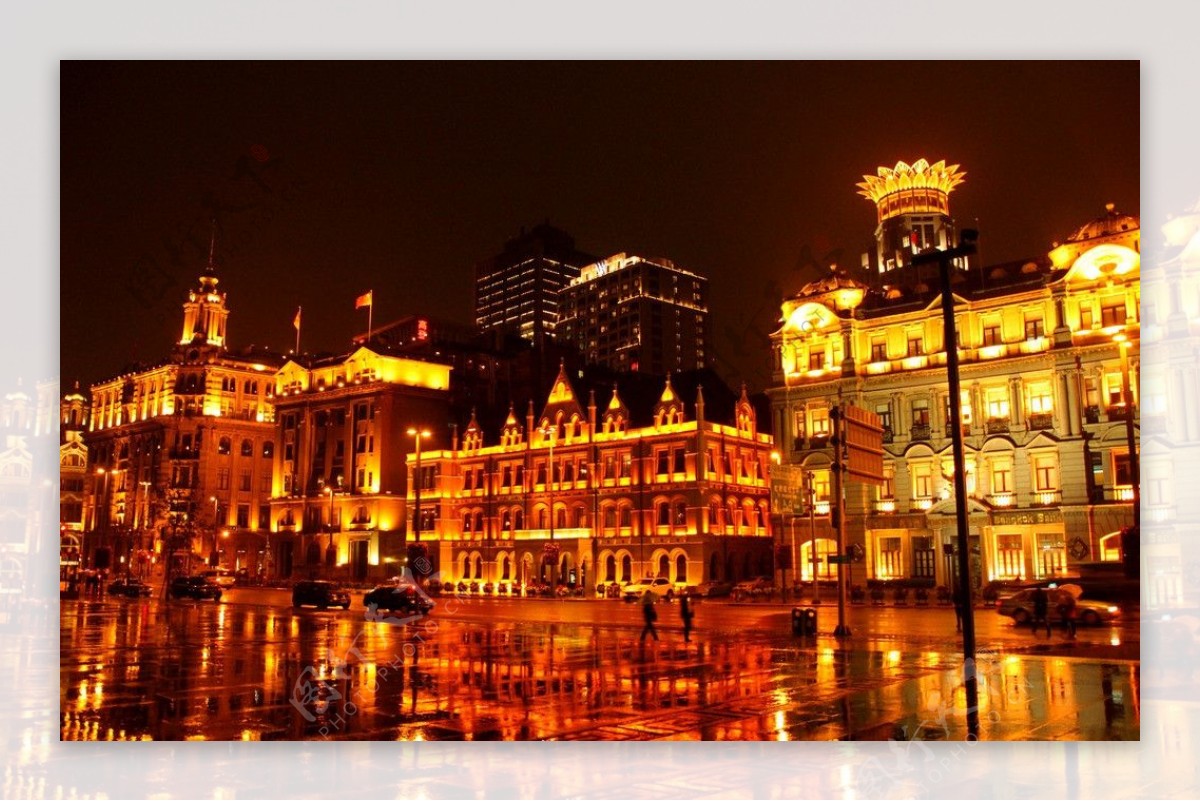 上海雨中夜景图片