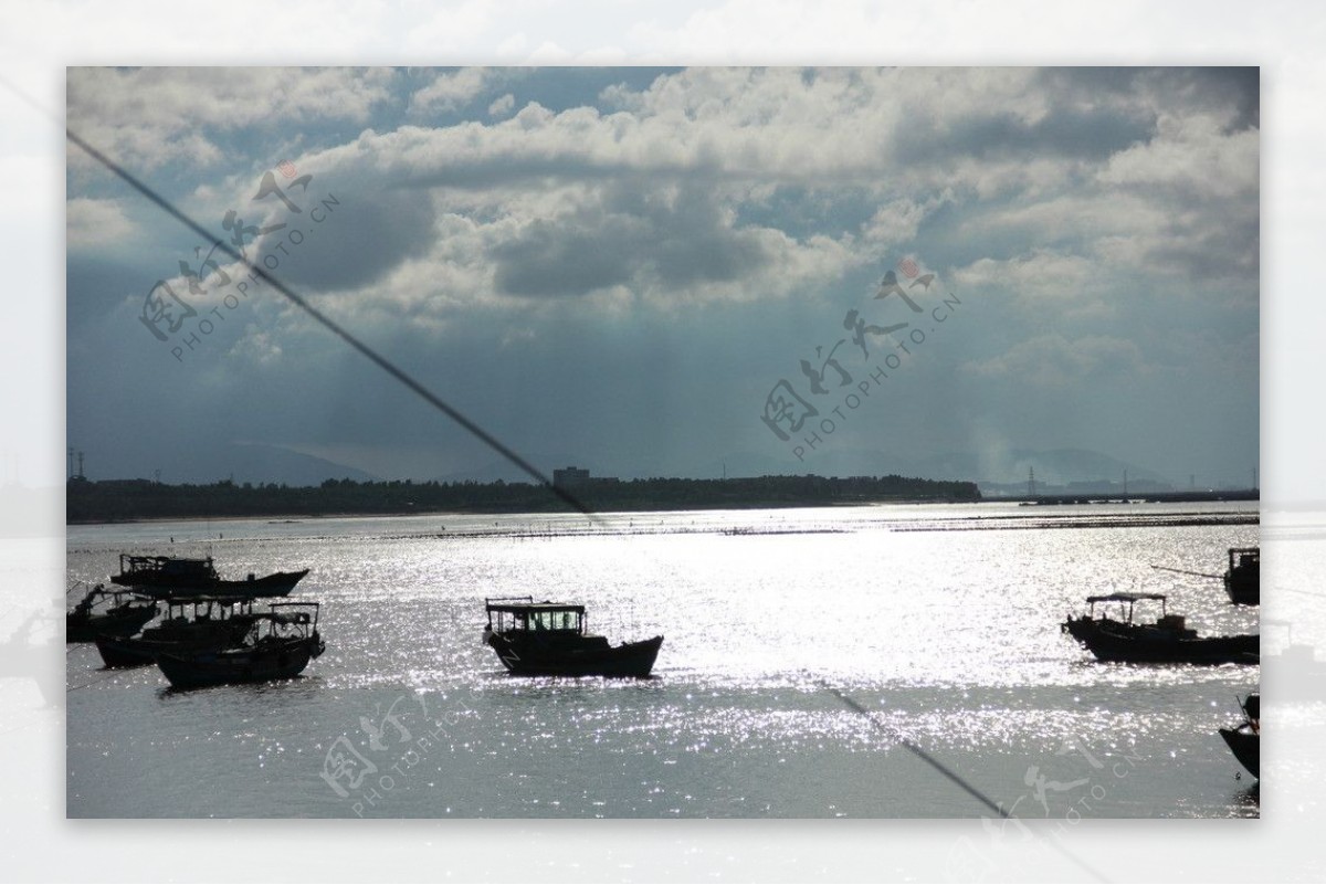 渔船大海图片