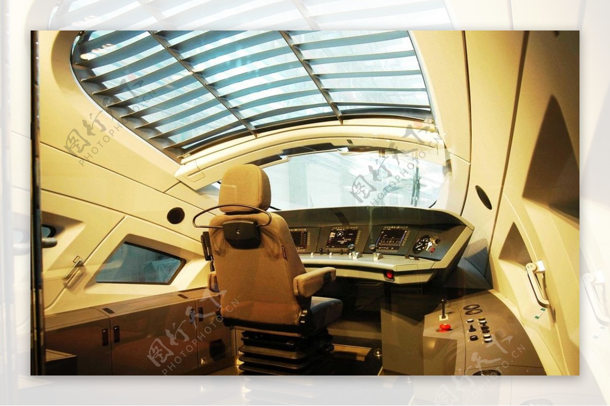 高速列车驾驶室图片