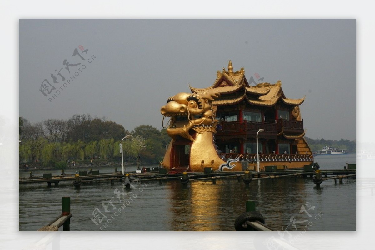 杭州西湖龙舟图片