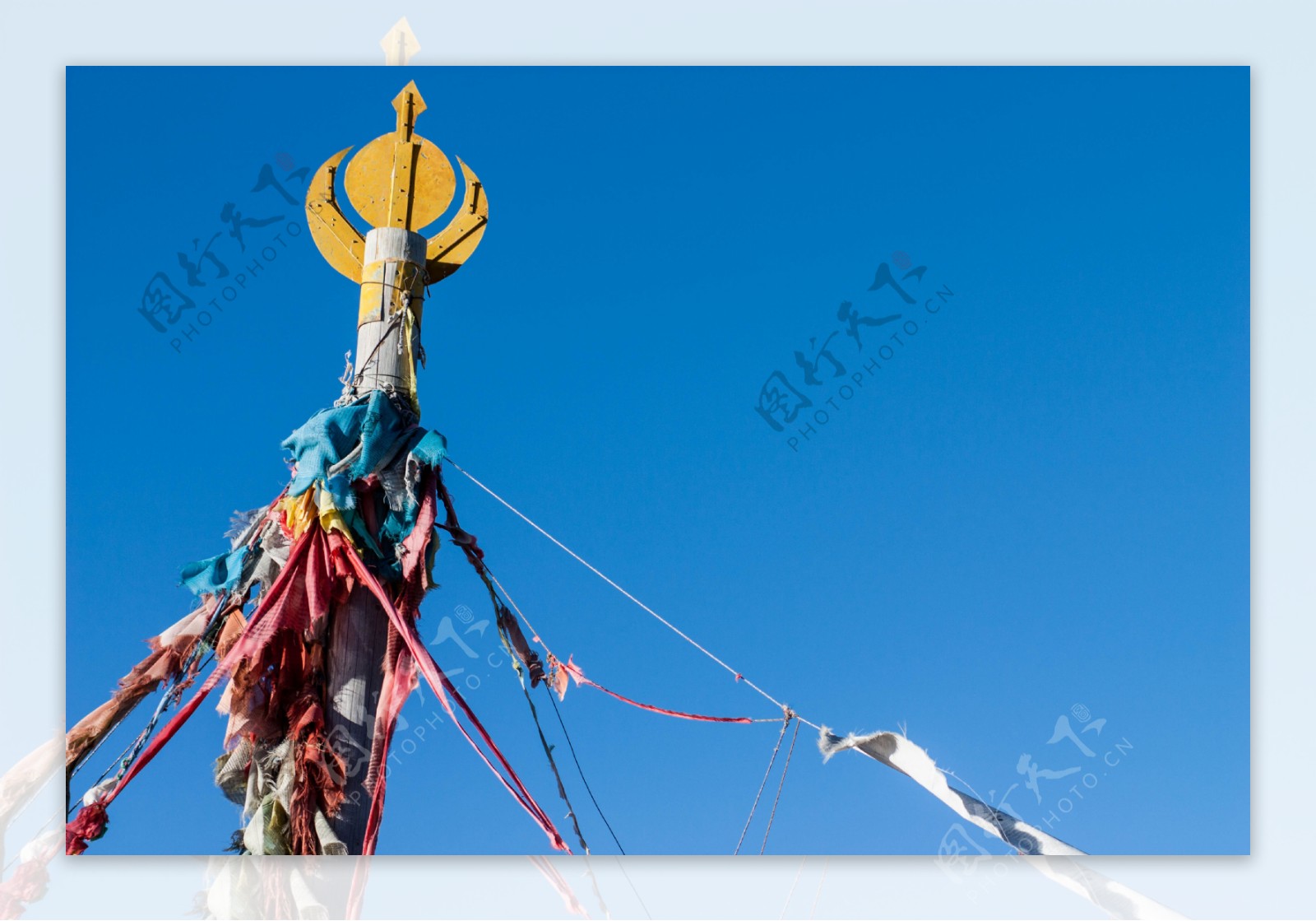 青海湖藏族经幡图片