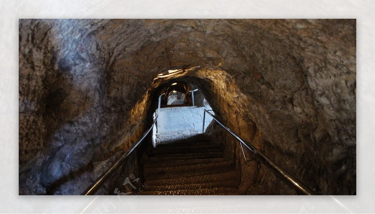 龙门石窟洞穴图片