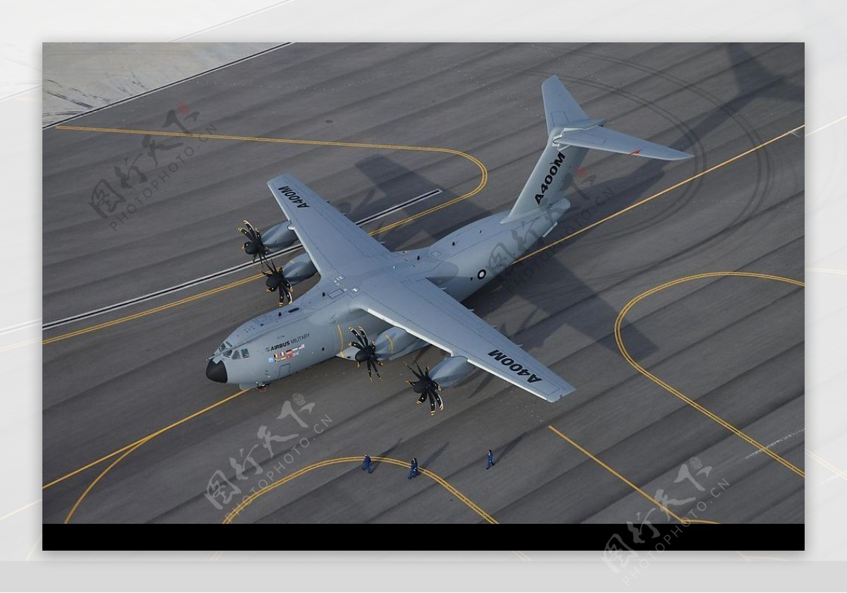 军用运输机A4002图片