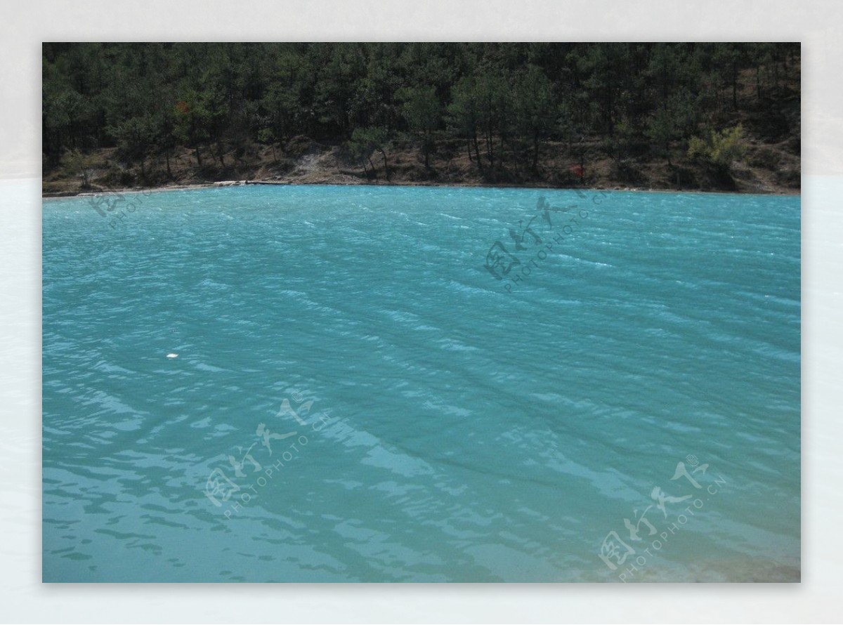 蓝月谷之水图片