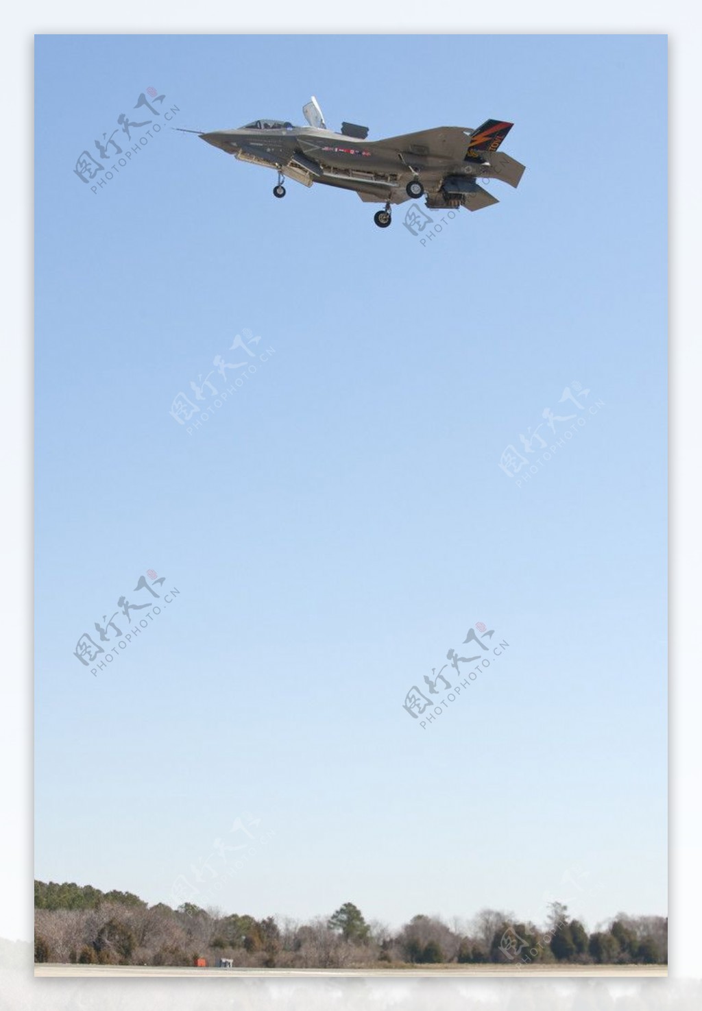 F35B悬停试验图片