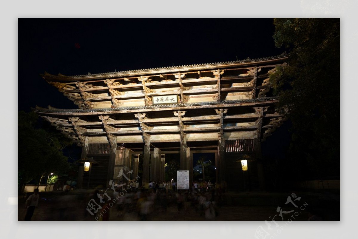 夜晚的南大庙图片