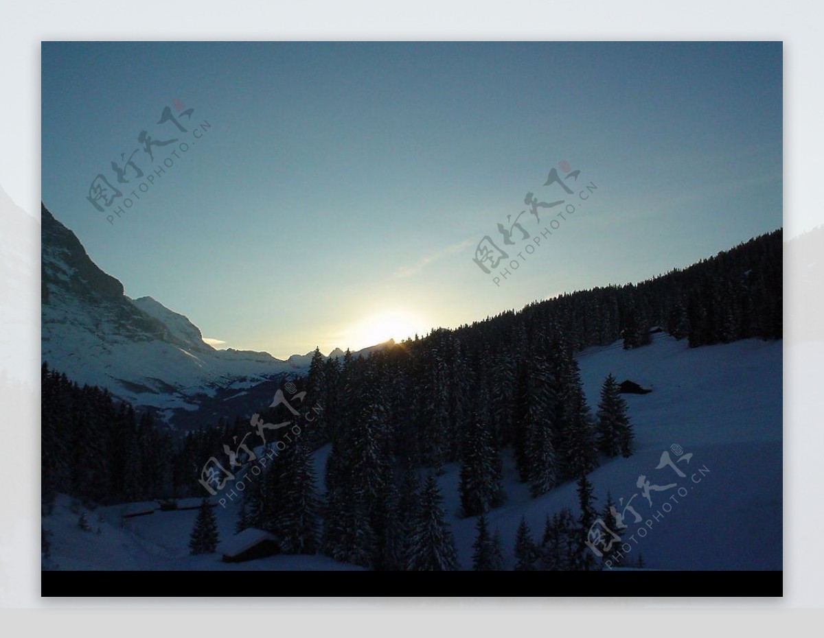 雪山之颠的晨曦图片