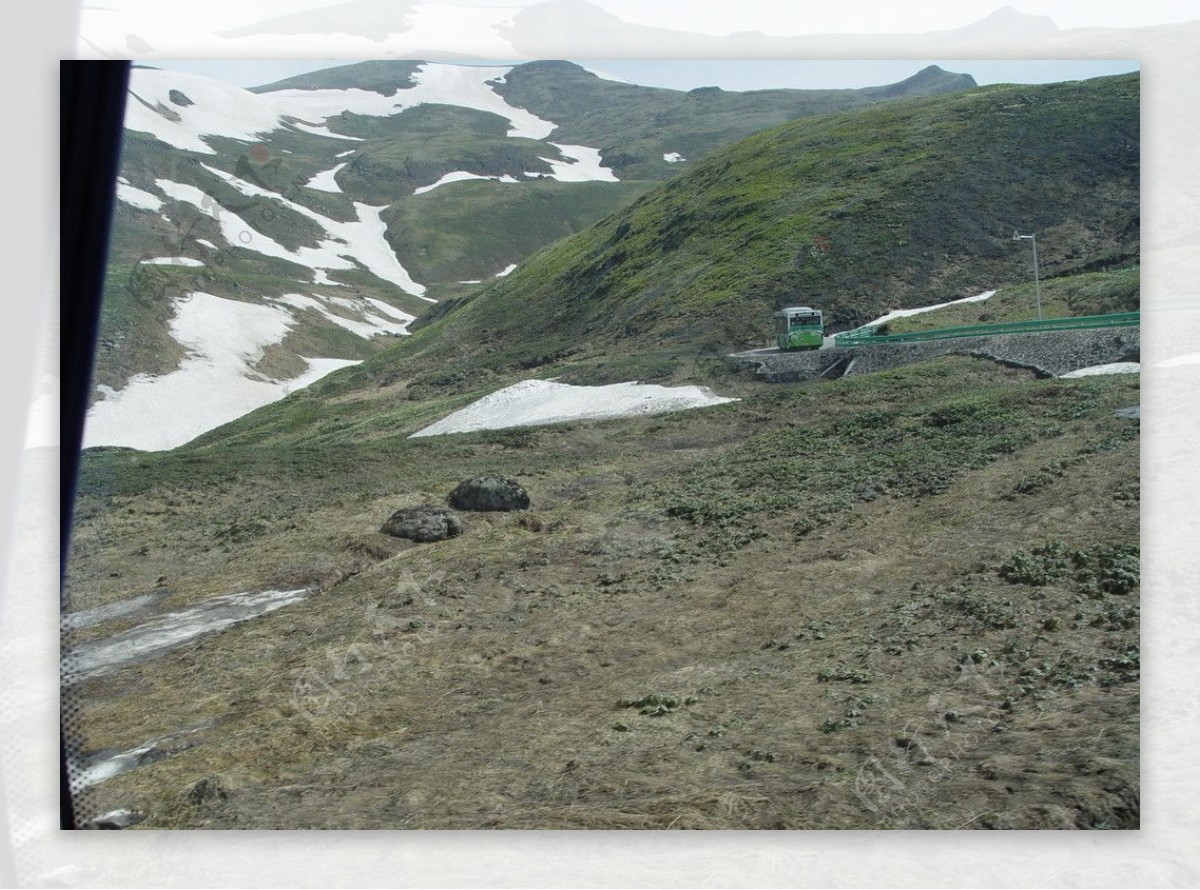 长白山高山苔原带积雪环保车图片